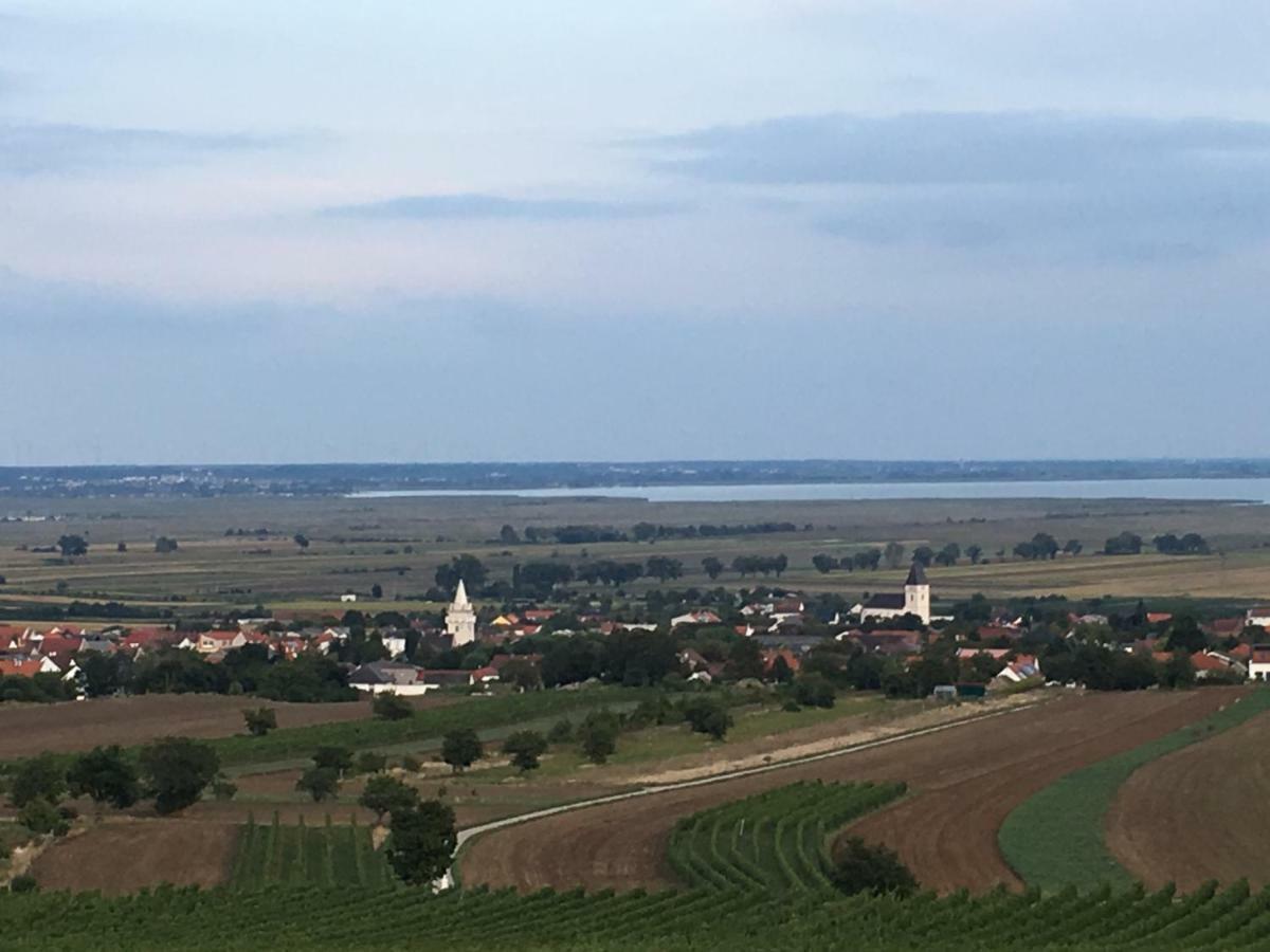 Ferienhaus Beim Turm Breitenbrunn am Neusiedler See Esterno foto